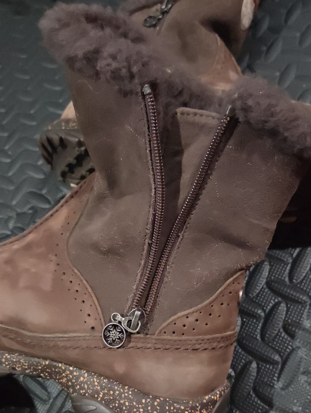 The North Face Womens Water Proof Winter Boots - Picture 11 of 12